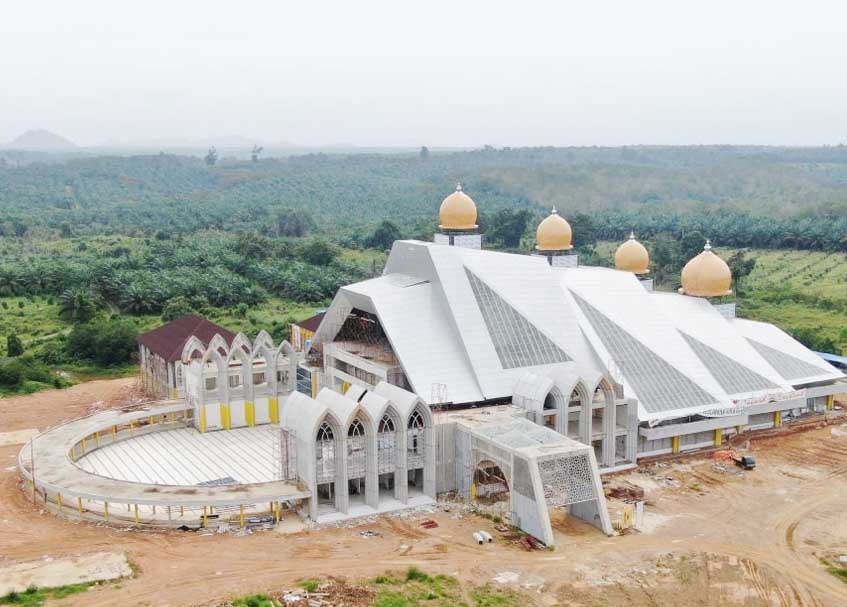 Langgam.id - Masjid Agung Dharmasraya yang terletak di Jalan Lintas Sumatra, tepatnya di Gunung Medan akan segera diresmikan.