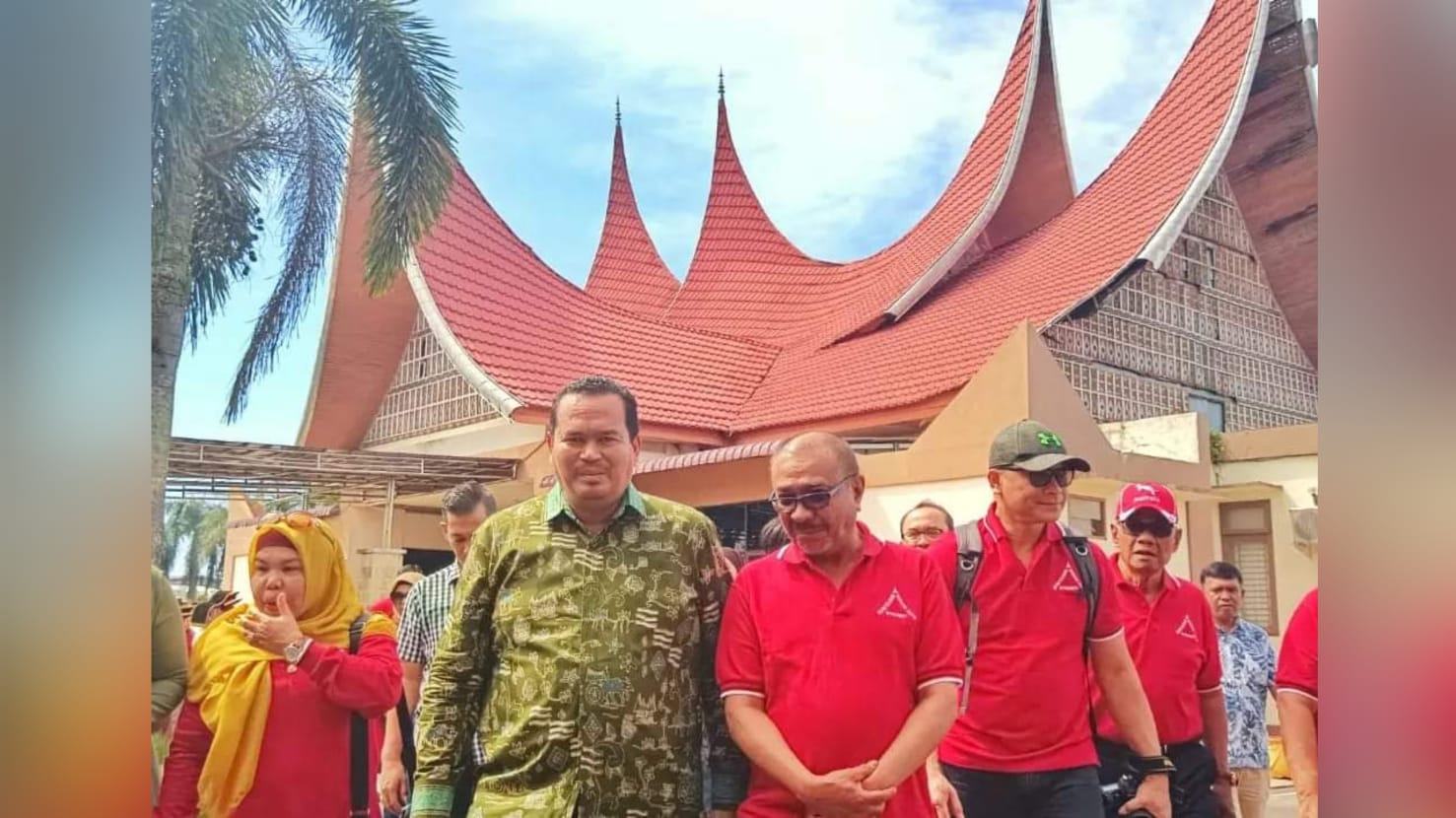 Rombongan Perantau Minang dari Sidney Disambut di Pariaman