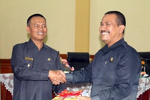 Wako dan Wawako Pariaman Antarkan Langsung Bantuan untuk Korban Gempa Cianjur