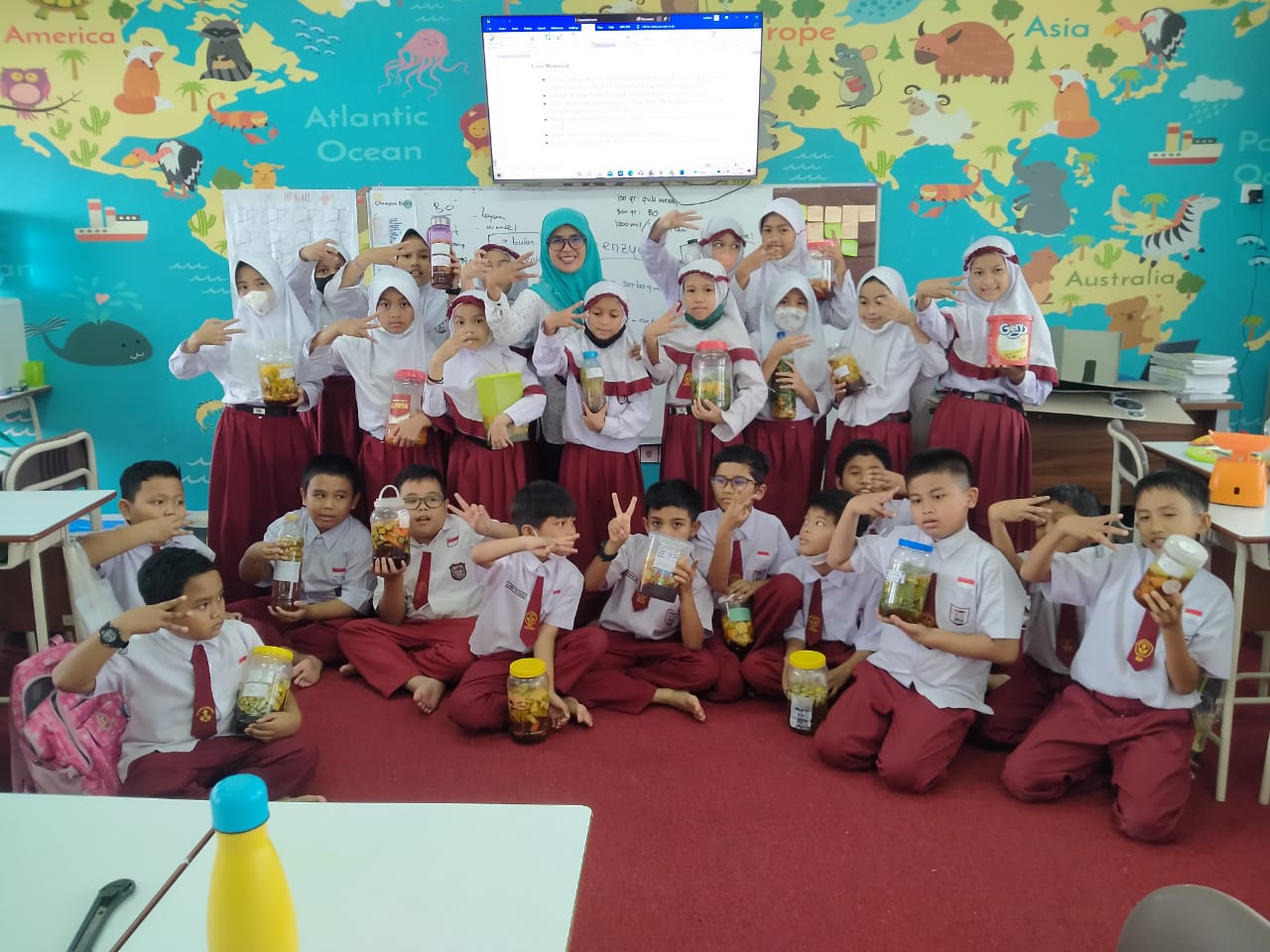 Pendidikan Lingkungan Sejak Dini Melalui Pelatihan Pembuatan Eco-enzyme