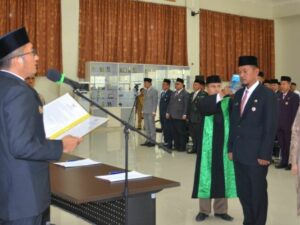 Wako Hendri Septa Lantik 122 Pejabat Eselon III dan IV