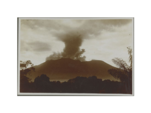 Menyangkal Marapi Erupsi Pemicu Gempa Dahsyat 1926