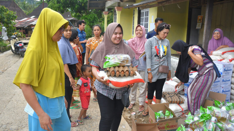 Banjir Batu Busuk, Semen Padang Kirim Bantuan 89 Paket Sembako