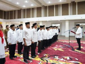 Bupati Kukuhkan Pengurus Masjid Agung Dharmasraya Jelang Peresmian