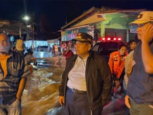 Bupati Padang Pariaman Tinjau Korban dan 15 Titik Banjir di 5 Kecamatan