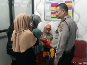 Bayi Laki-laki Ditemukan di Musala Baitul Arifin Lima Kaum, Dibungkus Kantong Plastik Hitam