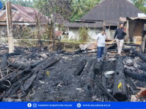 3 Rumah Gadang Terbakar di Solok, Bupati dan Kapolres Tinjau Lokasi