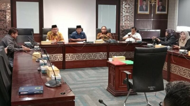 DPRD Provinsi Gelar Uji Kelayakan Calon Komisioner KI Sumbar, Berikut 15 Peserta
