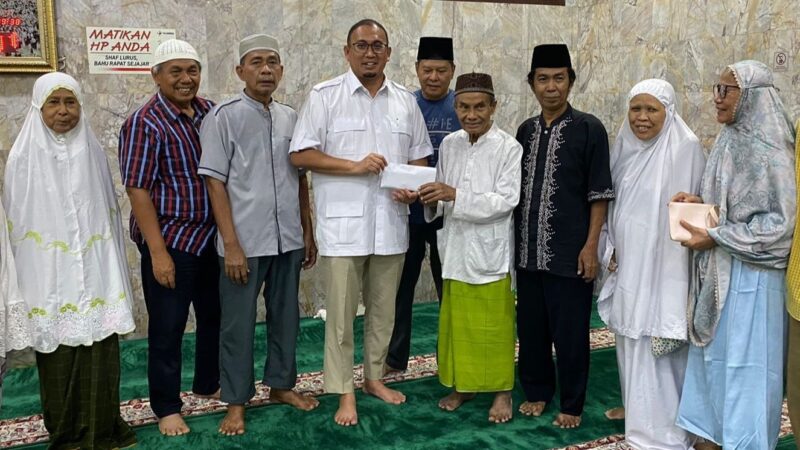 Andre Rosiade Bantu Mesin Pemotong Tulang untuk Masjid Muhsinin Padang