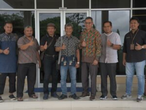 Masyarakat Pasbar Kunjungi Semen Padang, Pelajari Potensi Tanaman Kaliandra