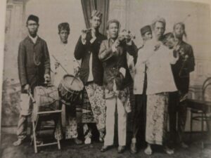 Seabad Kisah Gamad, Awal Perjalanan Panjang Musik Modern Minang