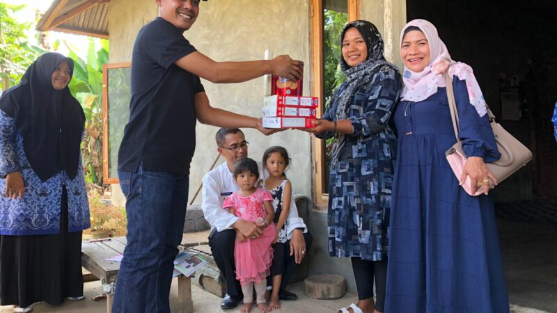 Pj Wako Payakumbuh Serahkan Bantuan untuk Anak Stunting