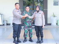 1 Letkol dan 2 AKBP Bahas Sinergi TNI dan Polri di Luhak 50