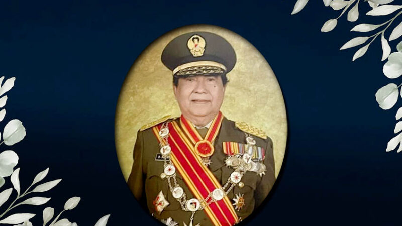 Mantan Gubernur Sumbar, Almarhum Azwar Anas. (Foto: Ist)