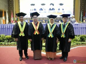 UNP Kukuhkan 4 Guru Besar Baru