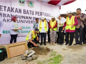 Dianggarkan Rp16 Miliar, Mahyeldi Resmikan Pembangunan Jembatan Penghubung RS Unand