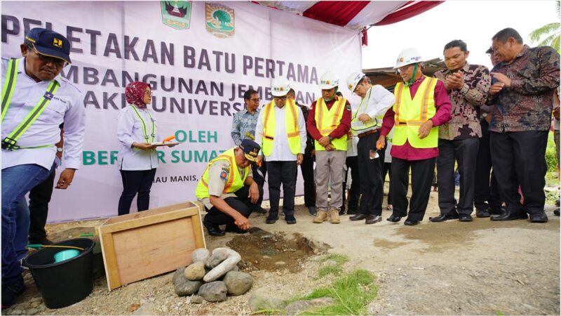 Dianggarkan Rp16 Miliar, Mahyeldi Resmikan Pembangunan Jembatan Penghubung RS Unand