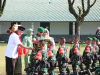 Danrem dan Gubernur Sumbar Lepas 400 Personel Yonif 133/Yudha Sakti Amankan Perbatasan