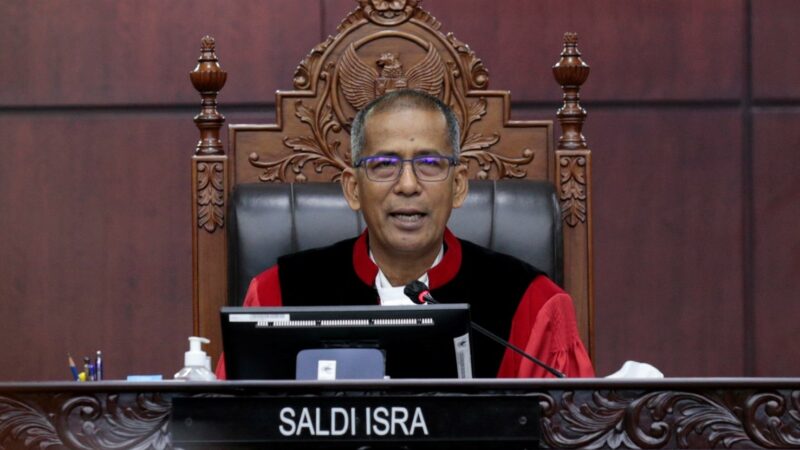 Perjalanan Karir Saldi Isra dari Dosen FH Unand Hingga Wakil Ketua MK