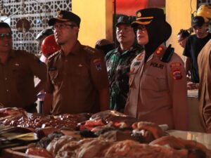 Jelang Ramadan, Pj. Wali Kota Payakumbuh Rida Ananda bersama unsur Forkopimda Payakumbuh memantau ketersediaan kebutuhan pokok di Payakumbuh.