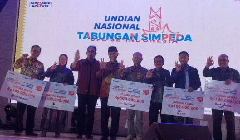 Undian Simpeda: Nasabah Bank Nagari Cabang Utama Padang Raih Rp100 Juta