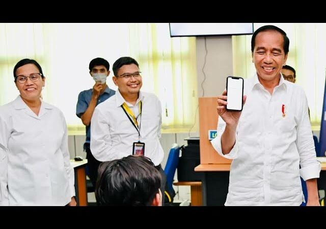 Kunjungi KPP Pratama Surakarta, Presiden Kaget Masih Banyak Antrean