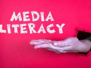 Merawat Budaya dengan Literasi Media