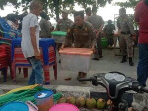 Usai Lebaran, Pemko Padang Kembali Tertibkan Pedagang Kawasan Bibir Pantai