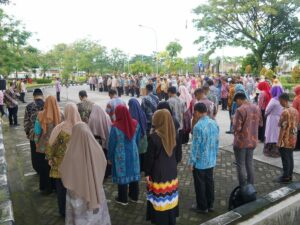 Sebanyak enam ASN Pemko Padang tidak masuk pada hari pertama masuk kerja usai libur Lebaran pada Rabu (26/4/2023). Keenam ASN itu tidak masuk