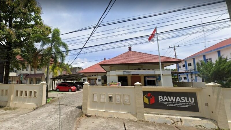 Koordinator Divisi Penanganan Pelanggaran dan Data Informasi Bawaslu Elly Yanti membantah tudingan mengusir Gubenur beserta mobil dinasnya.