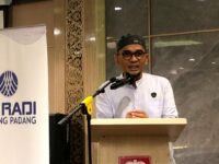 Program Peradi Padang Sasar Publik, Sudah Latih Dasar Hukum untuk 1.500 Siswa