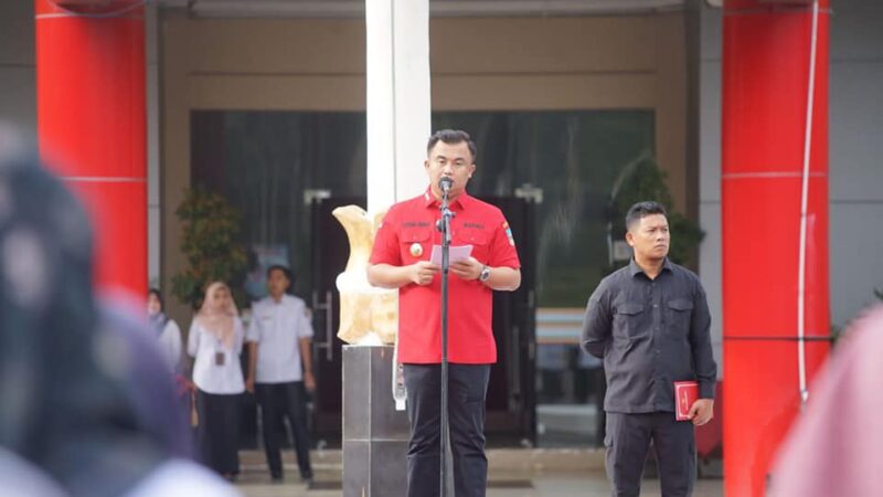 Bupati Dharmasraya, Sutan Riska Tuanku Kerajaan mengimbau kepada seluruh ASN Dharmasraya untuk dapat taat membayar pajak, terutama PBB.