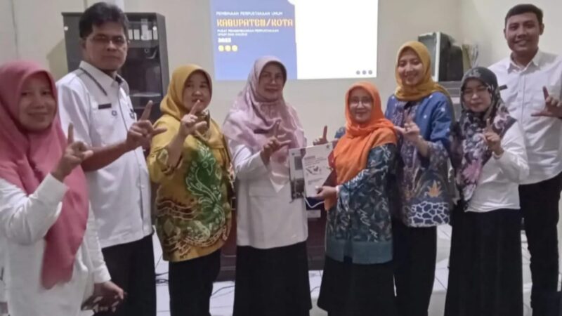 Tim Supervisi Perpustakaan Nasional Republik Indonesia kunjungi perpustakaan di Dinas Perpustakaan dan Kearsipan Kota Payakumbuh