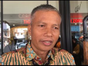 Ketua PWM Sumatra Barat (Sumbar) Bakhtiar mengatakan PWM Sumbar masih mempertimbangkan lokasi pelaksanaan Salat Idul Fitri 1444 Hijriah