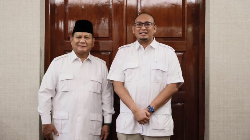 Wakil Ketua Komisi VI DPR Andre Rosiade mengapresiasi langkah Presiden Prabowo Subianto yang memastikan tarif tiket pesawat tidak
