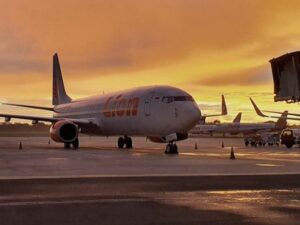 Tiket pesawat dari Padang menuju Jakarta usai Hari Raya Idul Fitri 1443 Hijriyah hingga 1 Mei 2023 habis terjual. Tiket pesawat untuk tujuan