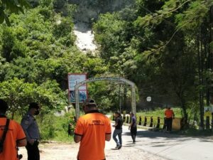 3 Gempa dalam Setengah Jam, Salah Satu Tebing Ngarai Sianok Longsor
