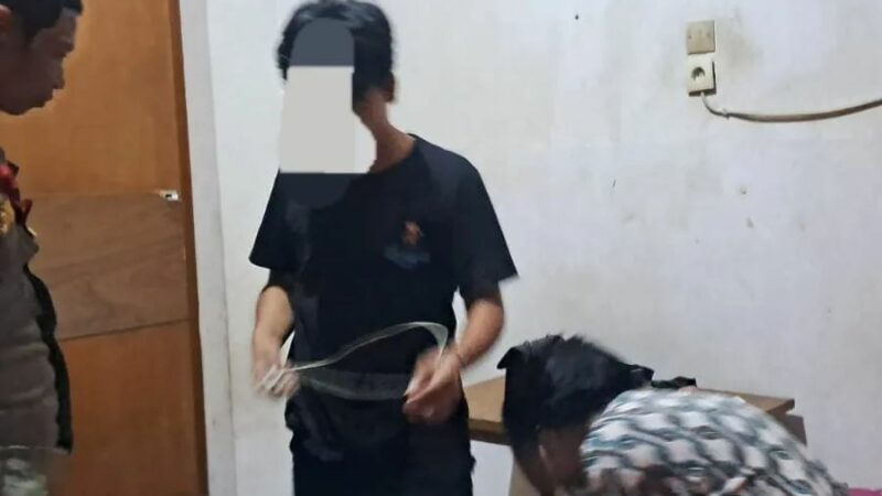 Satuan Polisi Pamong Praja (Satpol PP) Kota Padang mengamankan lima pasangan yang bukan berstatus suami istri pada Kamis (27/4/2023) malam.