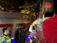 Truk Tabrak Truk Akibat Rem Blong di Padang Panjang