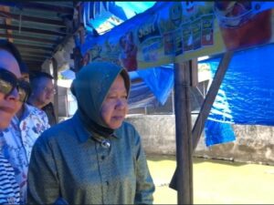 Mensos Risma Sempatkan Kunjungi Batu Malin Kundang, Baru Tahu Lokasinya di Padang