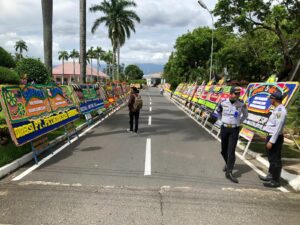 Jelang pelantikan Wawako Padang Ekos Albar siang ini di Auditorium Gubenur Sumbar, ratusan karangan bunga memenuhi Auditorium Gubernuran