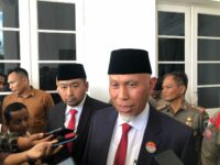 Gubernur Sumbar, Mahyeldi Ansharullah menegaskan bahwa dirinya tidak pernah memberikan pernyataan soal kesiapan untuk menampung Rohingnya