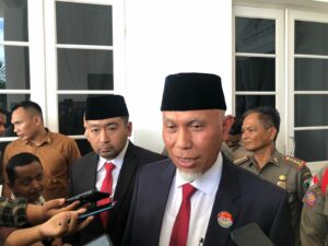 Gubernur Sumbar, Mahyeldi Ansharullah menegaskan bahwa dirinya tidak pernah memberikan pernyataan soal kesiapan untuk menampung Rohingnya