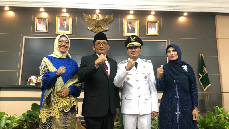 Gubernur Sumbar Mahyeldi Ansharullah resmi melantik Ekos Albar menjadi Wawako Padang. Pelantikan ini dilaksanakan di Istana Gubernur