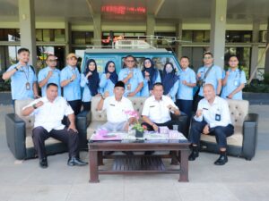 Asisten II Pemko Payakumbuh Elzadaswarman bersama Kepala Dinas Komunikasi dan Informatika Kota Payakumbuh tampil dalam dialog interaktif