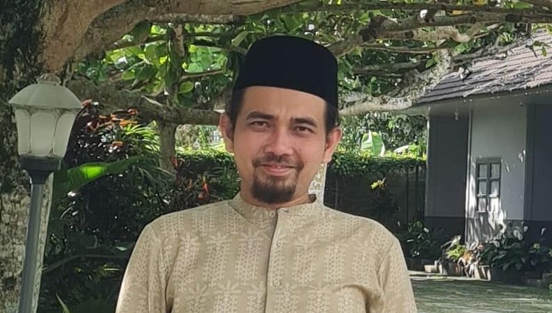 Masyarakat pers di Sumatra Barat berunjuk rasa di depan kantor Gubernur Sumbar di Kota Padang, Rabu 10 Mei 2023. Mereka mengecam upaya