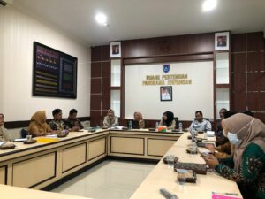 Bagian Pemerintahan Setdako Payakumbuh bersama tim teknis dari PPID UNP melaksanakan rapat persiapan pelaksanaan penetapan dan penegasan