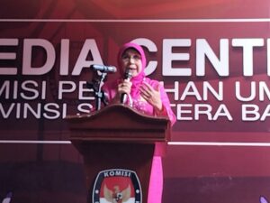Senator petahana asal Sumatra Barat (Sumbar), Emma Yohanna kembali mendaftar sebagai bakal calon Dewan Perwakilan Daerah (DPD RI).