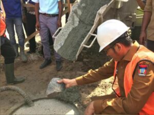 Pemko Padang membangun kantor Camat Padang Timur yang baru di Komplek Perumahan Griya Asri, Kelurahan Kubu Marapalam. Kantor camat ini