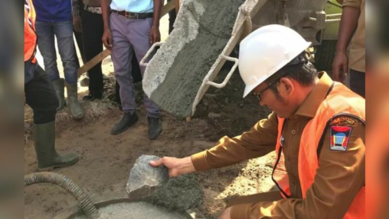 Pemko Padang membangun kantor Camat Padang Timur yang baru di Komplek Perumahan Griya Asri, Kelurahan Kubu Marapalam. Kantor camat ini